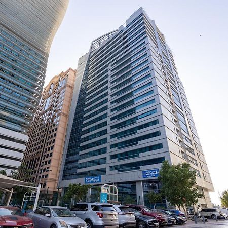 Lovely 3 Bedroom Apartment Beach Front Abu Dhabi Exterior photo